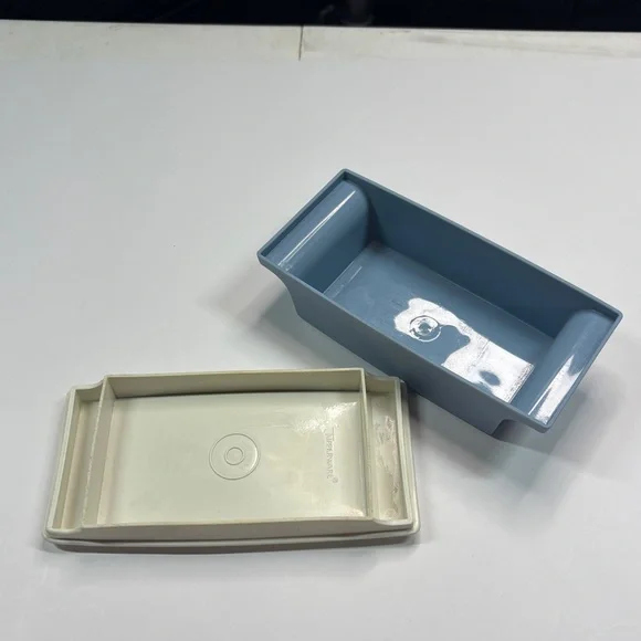 VINTAGE BLUE TUPPERWARE 2 STICK BUTTER DISH - Picture 5 of 7